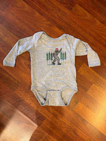Bigfoot Christmas - onesie longsleeve